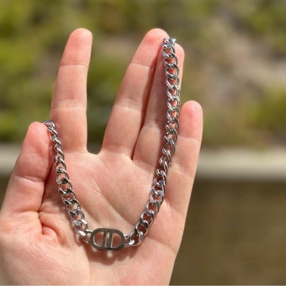 Silver Cuban Link Chain Necklace and Bracelet Set – Chunky Unisex Jewelry - Picture 4 of 5